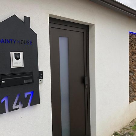 הוילה אובאר Dainty House מראה חיצוני תמונה